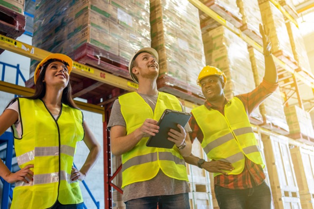 Operator leveraging warehouse order fulfillment software to increase productivity